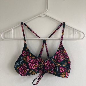 Xhilaration | Floral Bikini Top 🌺